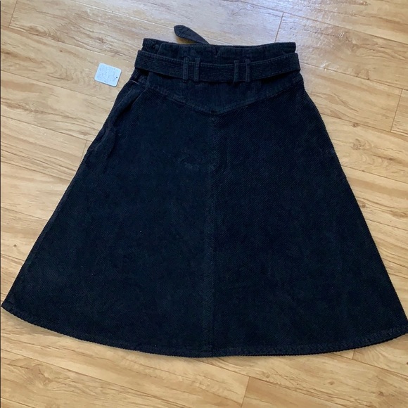 Belt it up cord midi skirt - Picture 5 of 9